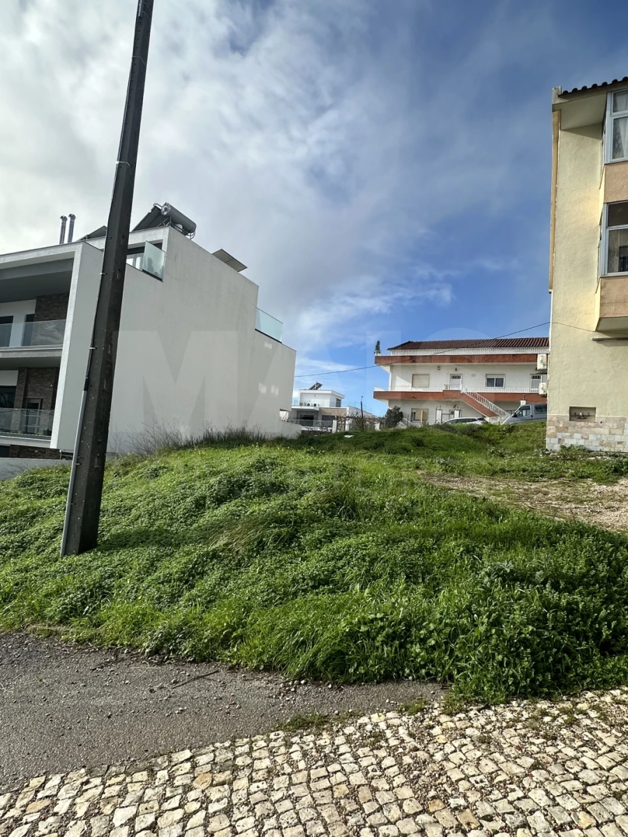 Terreno para Venda em Pontinha e Famões Foto 3