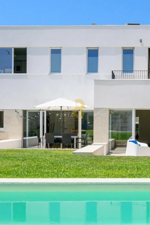 Moradia T5 para Venda em Aldoar, Foz do Douro e Nevogilde
