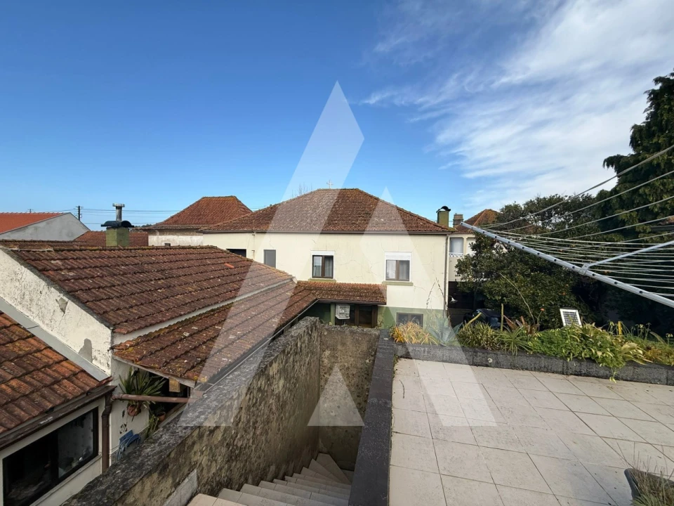 Moradia T4 para Venda em Soza Foto 7