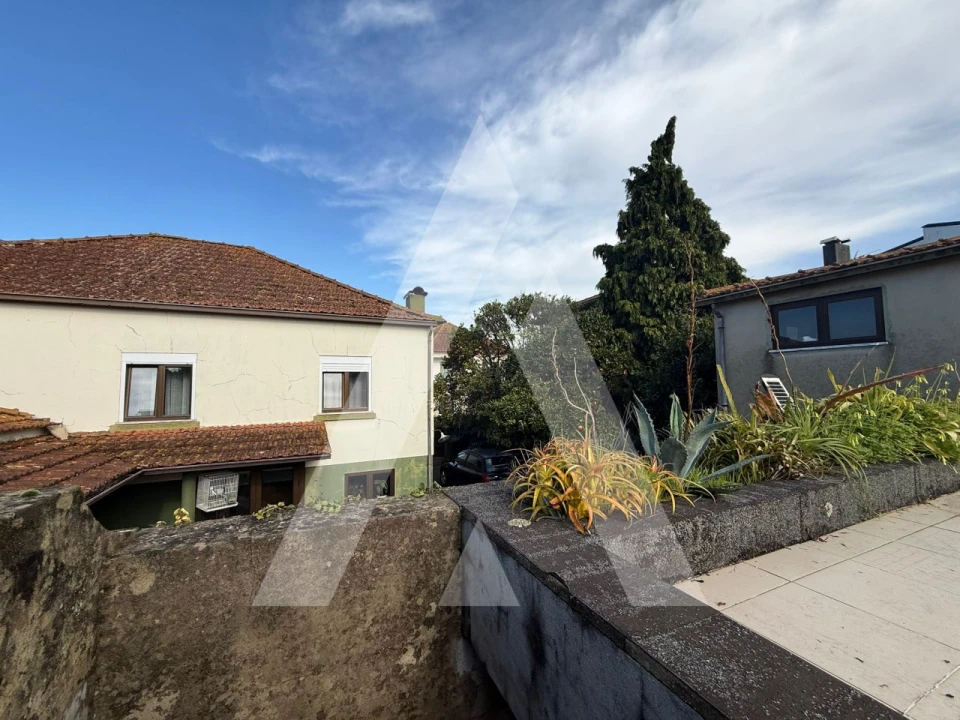 Moradia T4 para Venda em Soza Foto 9