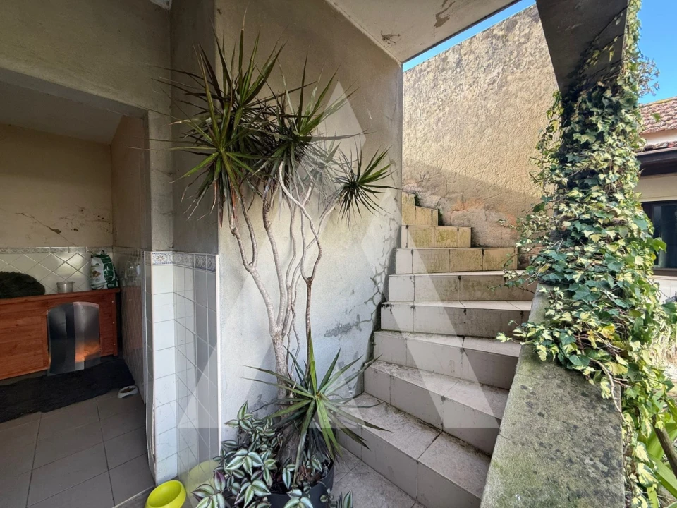 Moradia T4 para Venda em Soza Foto 11