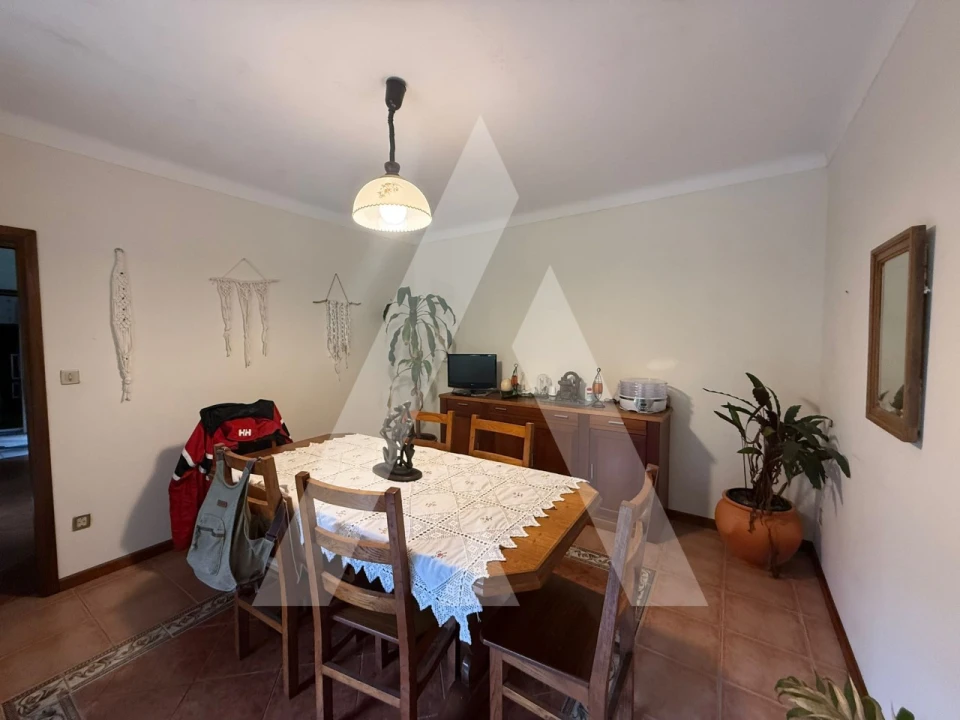 Moradia T4 para Venda em Soza Foto 22