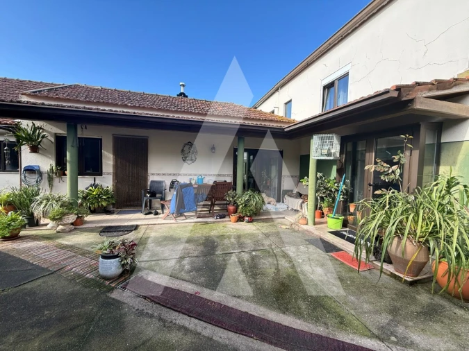 Moradia T4 para Venda em Soza Foto 4