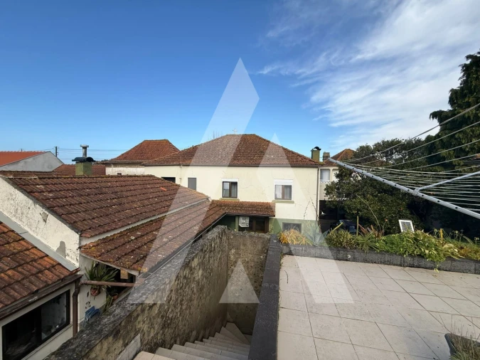 Moradia T4 para Venda em Soza Foto 7