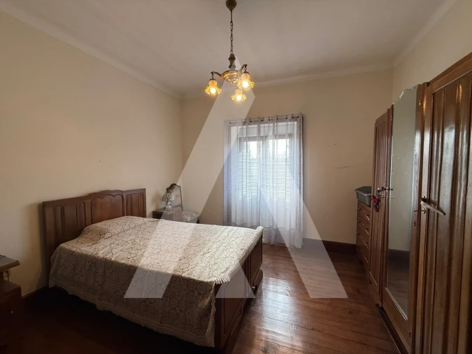 Moradia T4 para Venda em Soza Foto 38