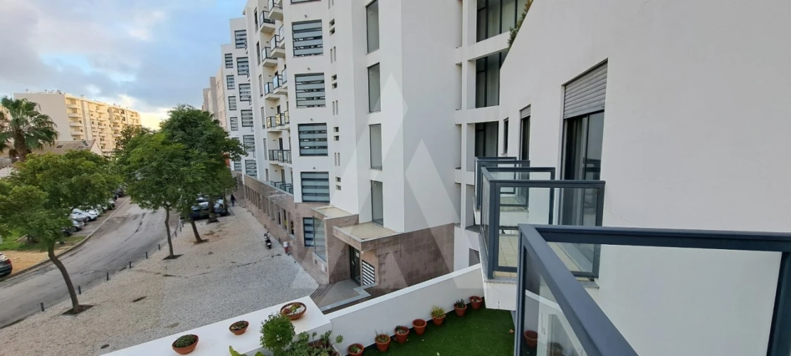 Apartamento T4 para Venda em Faro (Sé e São Pedro) Foto 3