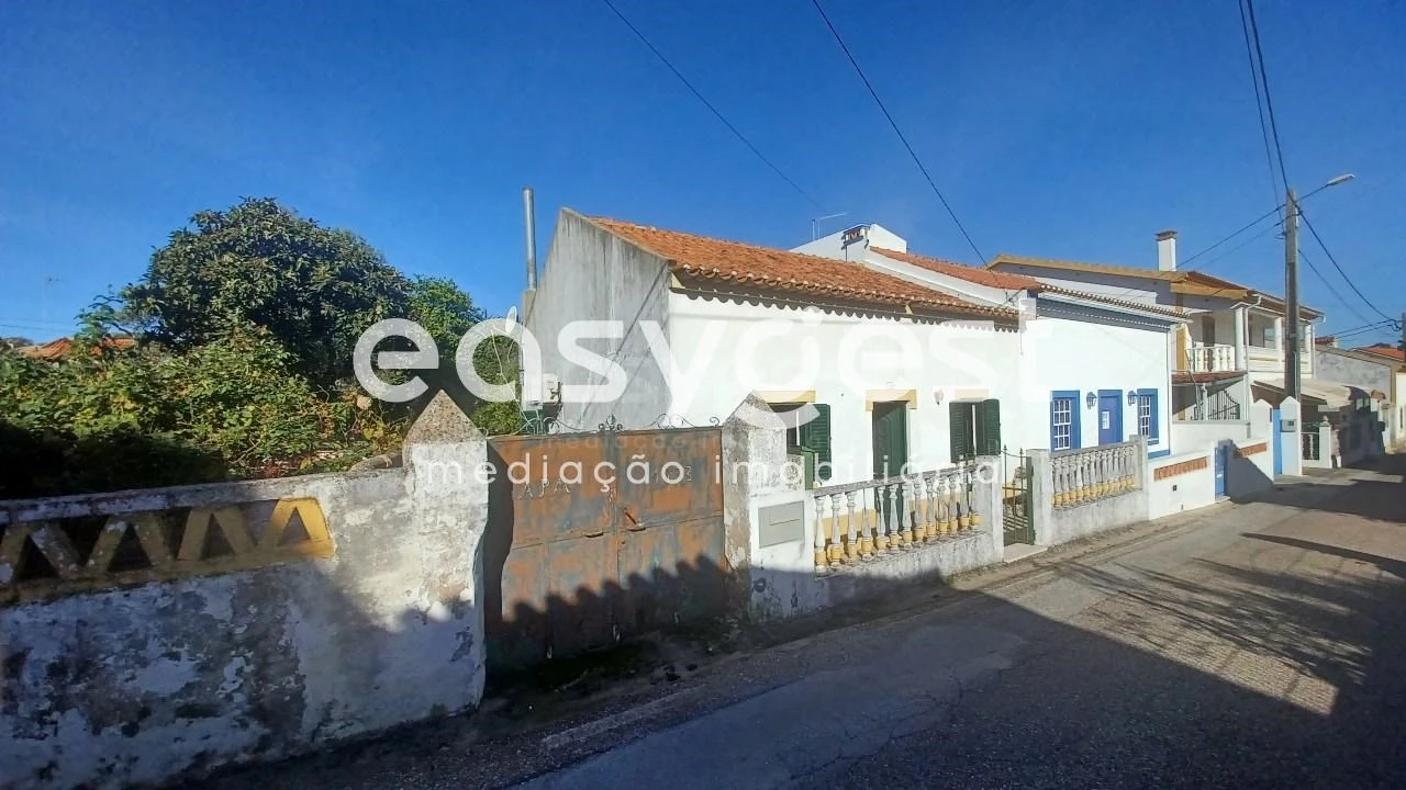 Moradia T3 para Venda em Comenda Foto 1