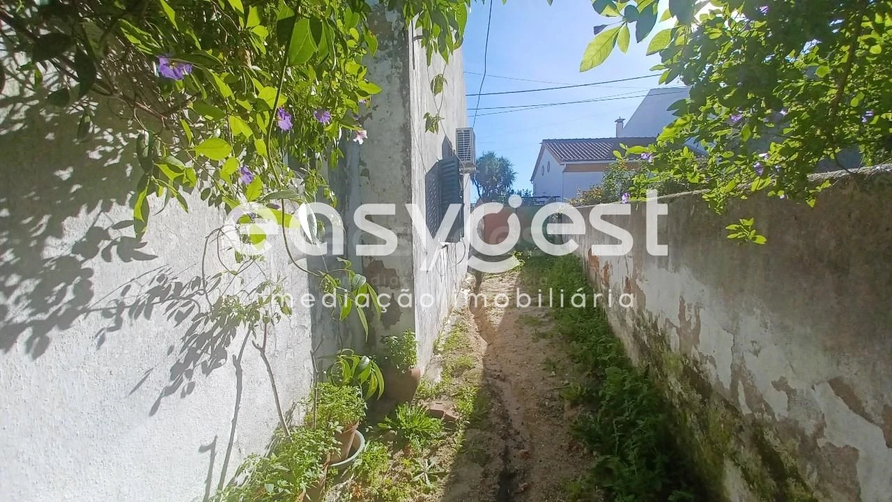 Moradia T3 para Venda em Comenda Foto 11