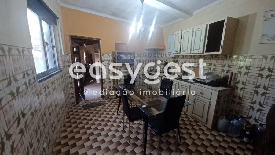 Moradia T3 para Venda em Comenda Foto 7