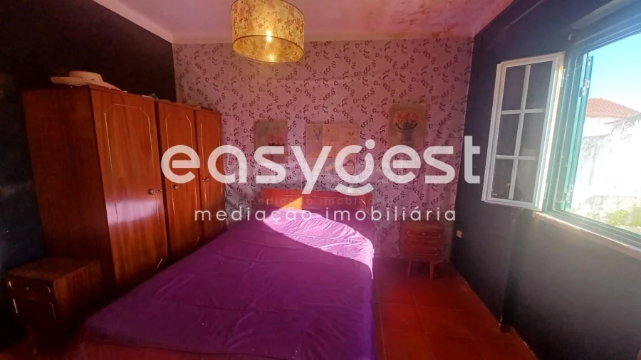 Moradia T3 para Venda em Comenda Foto 2