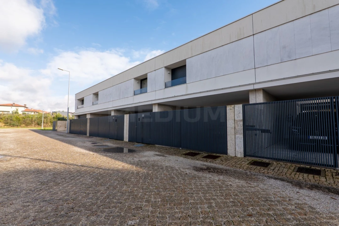 Moradia T3 para Venda em Esmeriz e Cabeçudos Foto 36