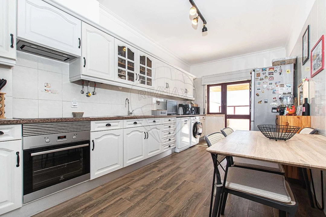 Apartamento T2 para Venda em Vila Franca de Xira Foto 9