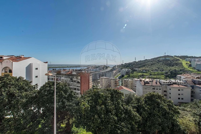 Apartamento T2 para Venda em Vila Franca de Xira Foto 14