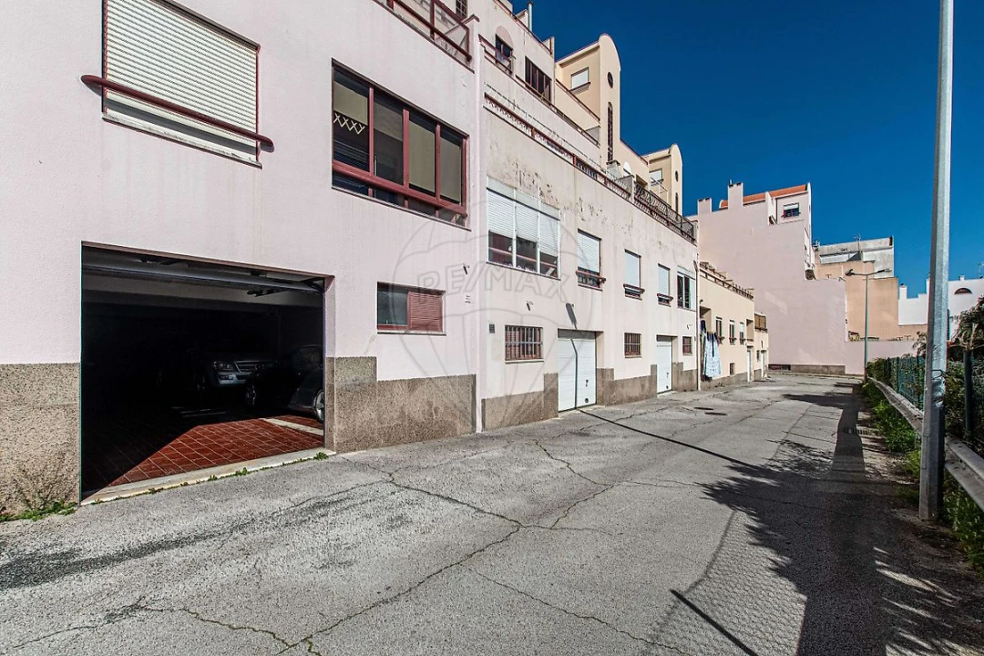 Apartamento T2 para Venda em Vila Franca de Xira Foto 25