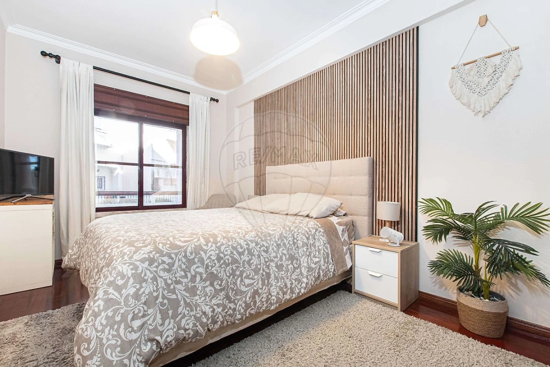 Apartamento T2 para Venda em Vila Franca de Xira Foto 16