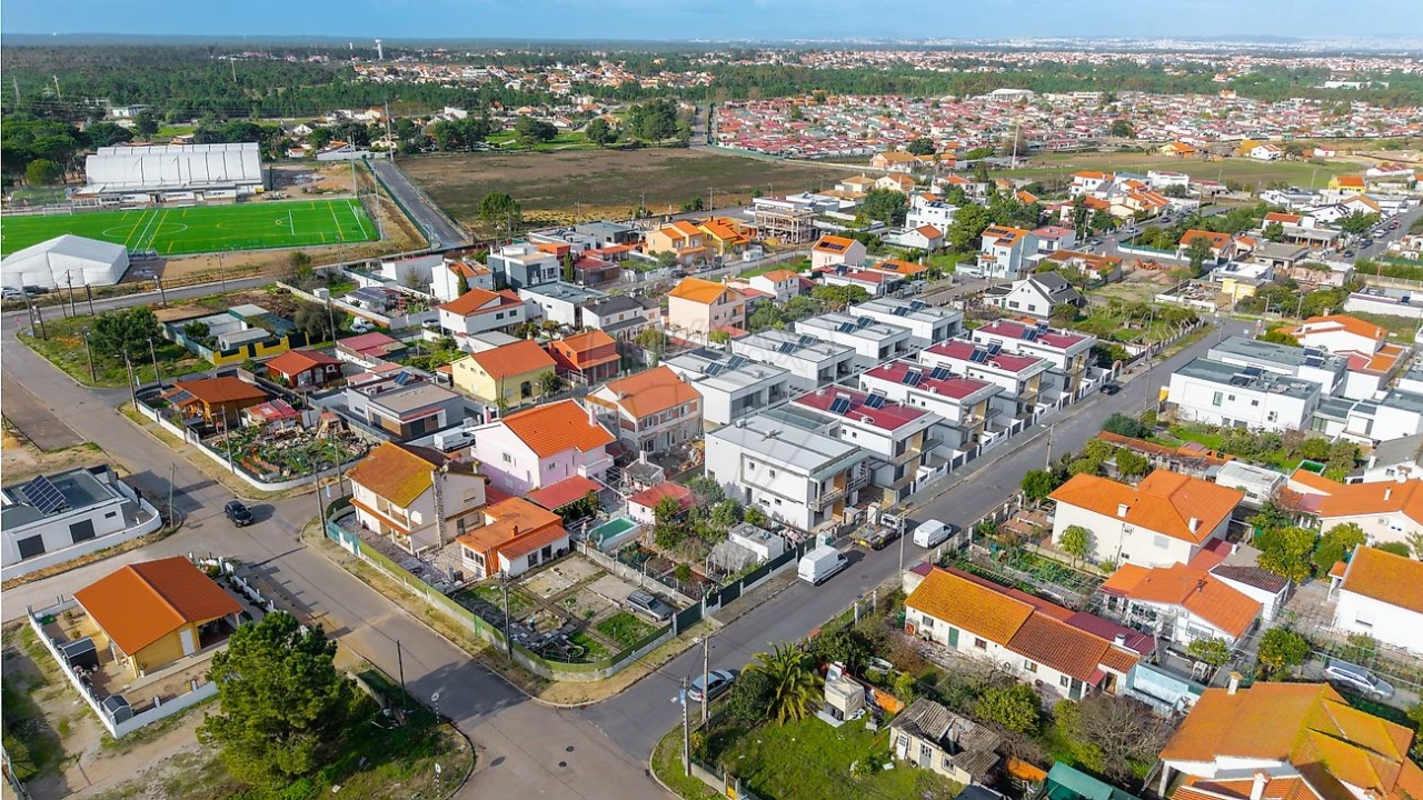 Moradia T3 para Venda em Fernao Ferro Foto 40