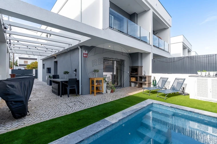 Moradia T3 para Venda em Fernao Ferro