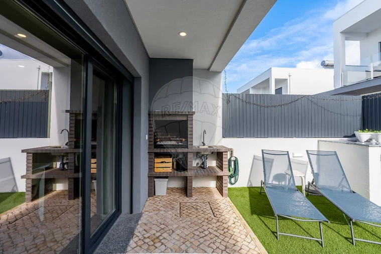 Moradia T3 para Venda em Fernao Ferro Foto 8