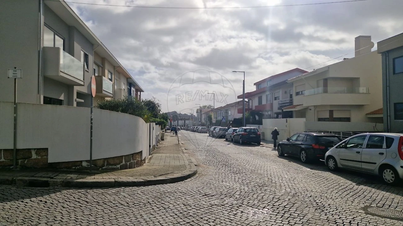 Moradia T3 para Arrendamento em Mafamude e Vilar do Paraíso Foto 2