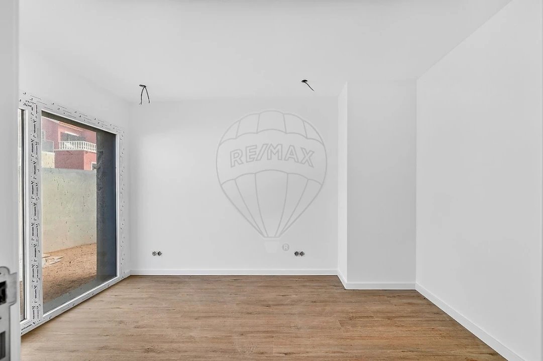 Moradia T4 para Venda em São Pedro da Cadeira Foto 36