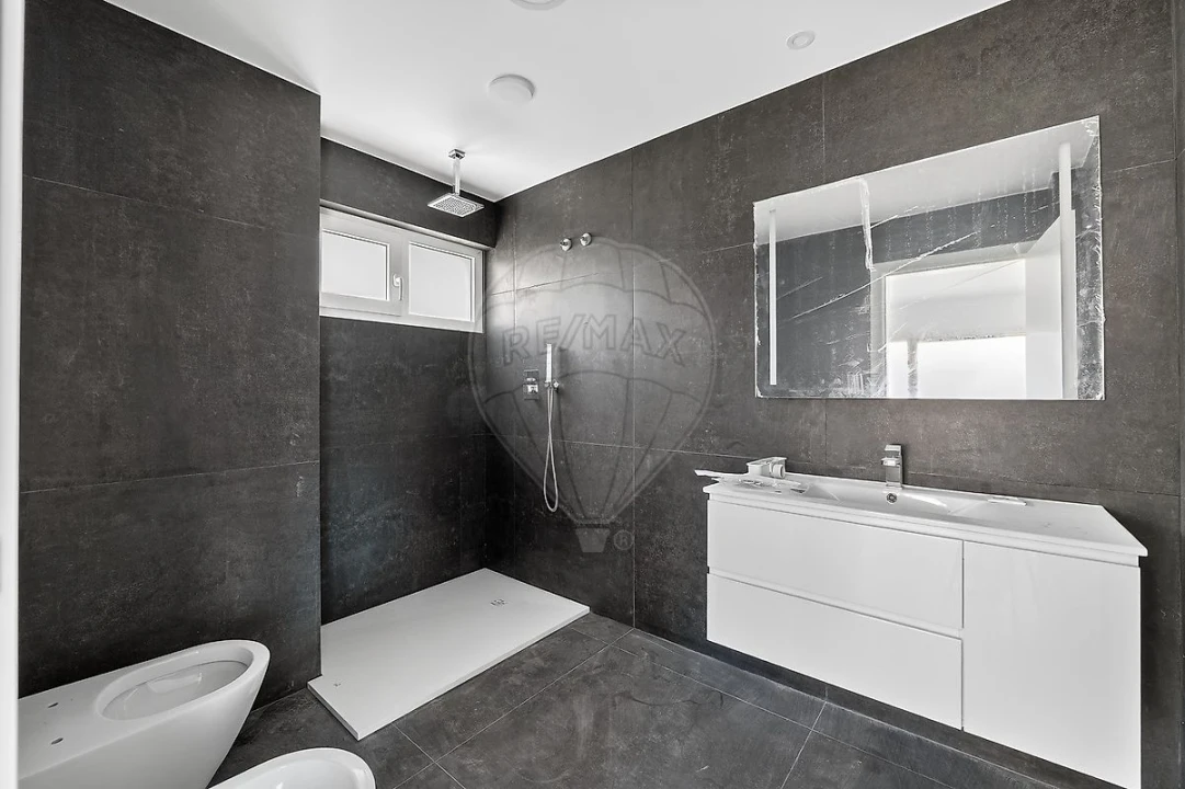 Moradia T4 para Venda em São Pedro da Cadeira Foto 41