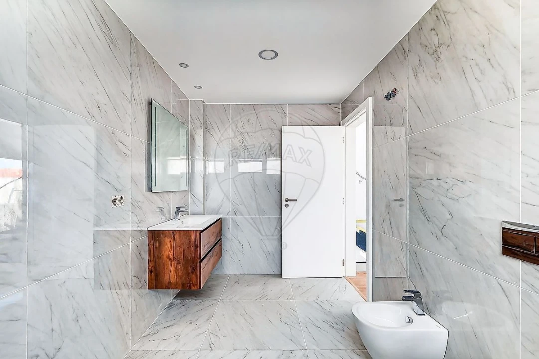 Moradia T4 para Venda em São Pedro da Cadeira Foto 49