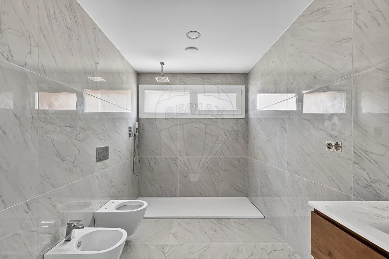 Moradia T4 para Venda em São Pedro da Cadeira Foto 34