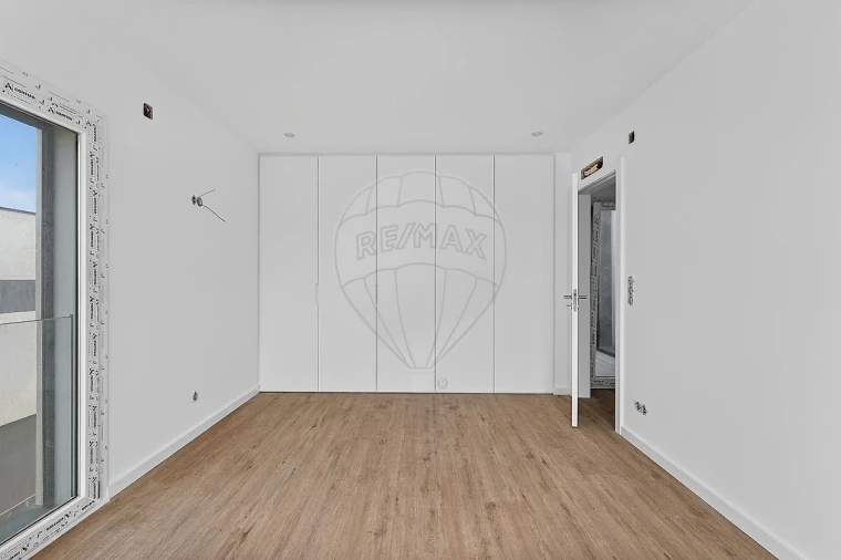 Moradia T4 para Venda em São Pedro da Cadeira Foto 39