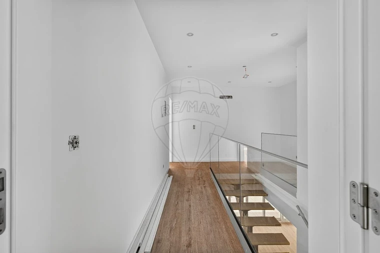 Moradia T4 para Venda em São Pedro da Cadeira Foto 46