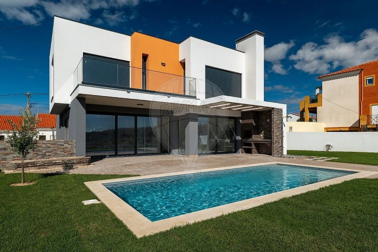 Moradia T4 para Venda em São Pedro da Cadeira Foto 4