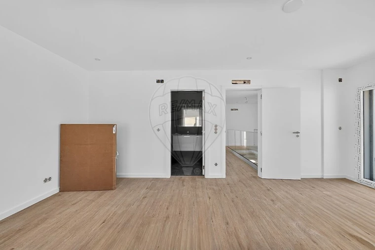 Moradia T4 para Venda em São Pedro da Cadeira Foto 44