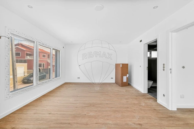 Moradia T4 para Venda em São Pedro da Cadeira Foto 43