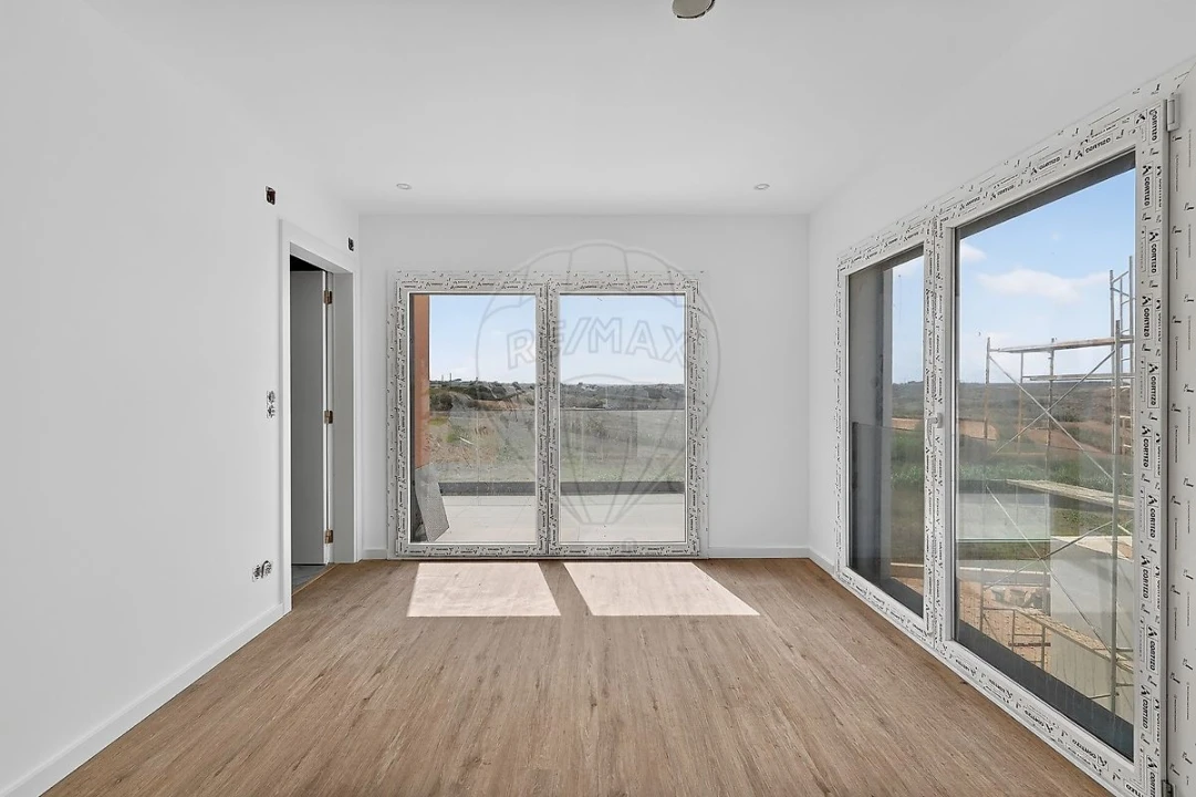 Moradia T4 para Venda em São Pedro da Cadeira Foto 42