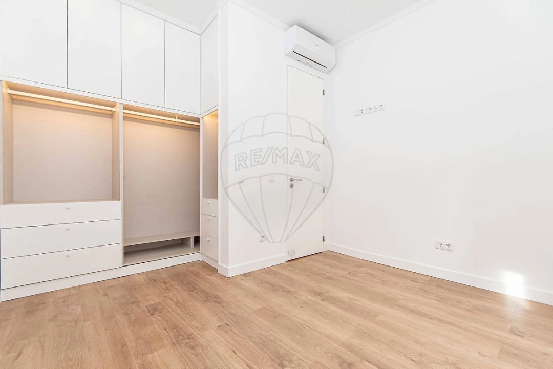 Apartamento T2 para Arrendamento em Beato Foto 2