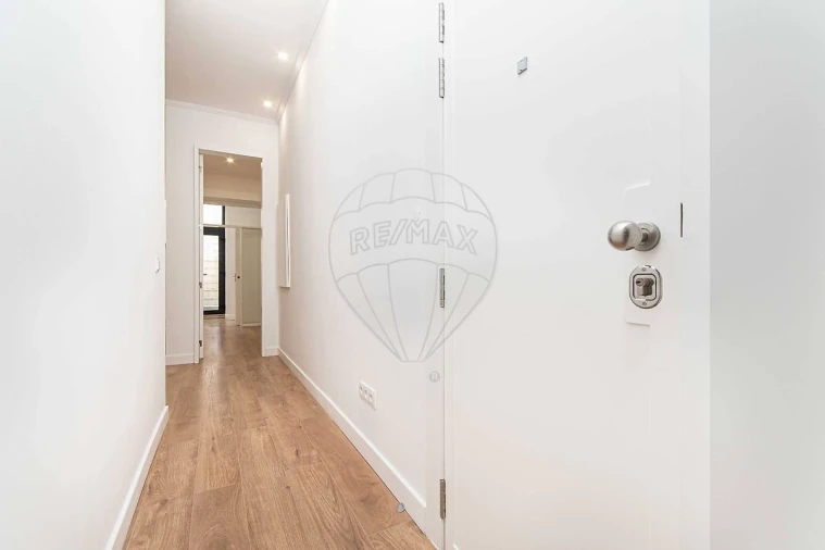 Apartamento T2 para Arrendamento em Beato Foto 7