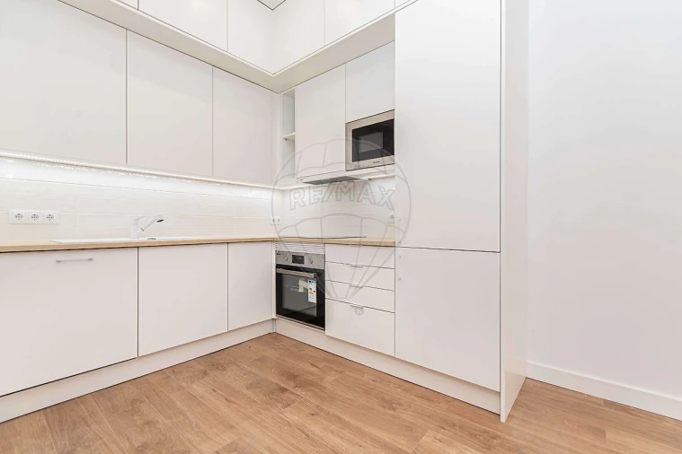 Apartamento T2 para Arrendamento em Beato Foto 9