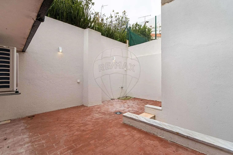 Apartamento T2 para Arrendamento em Beato Foto 17