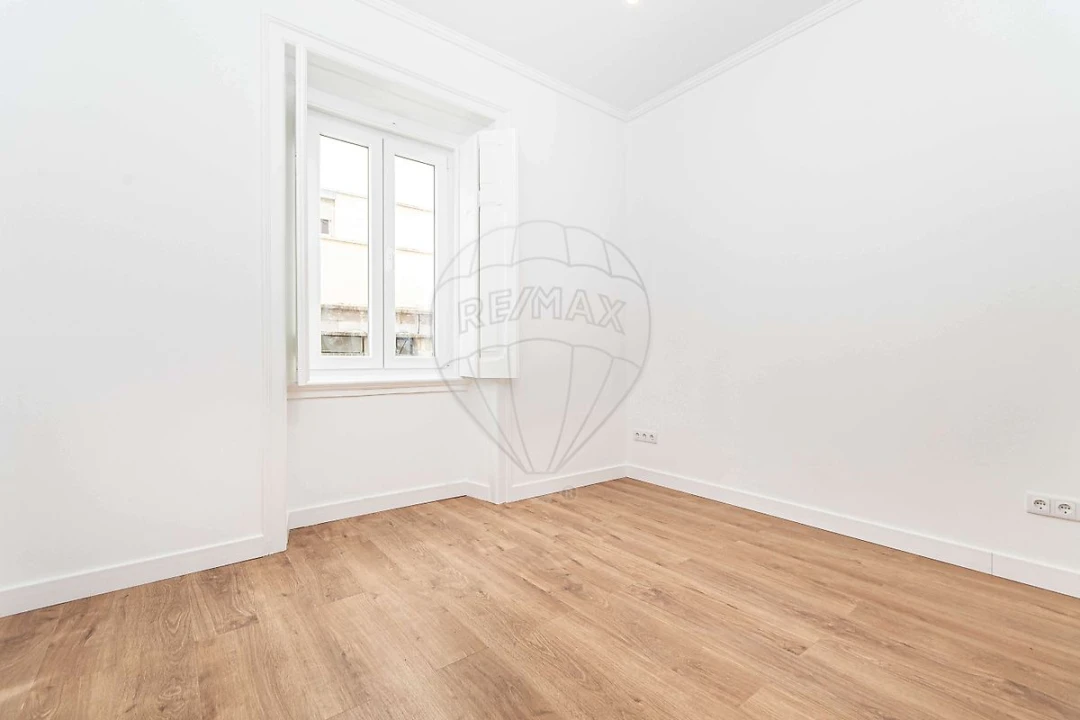 Apartamento T2 para Arrendamento em Beato Foto 4