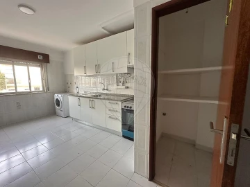 Apartamento T1 para Venda em Agualva e Mira-Sintra