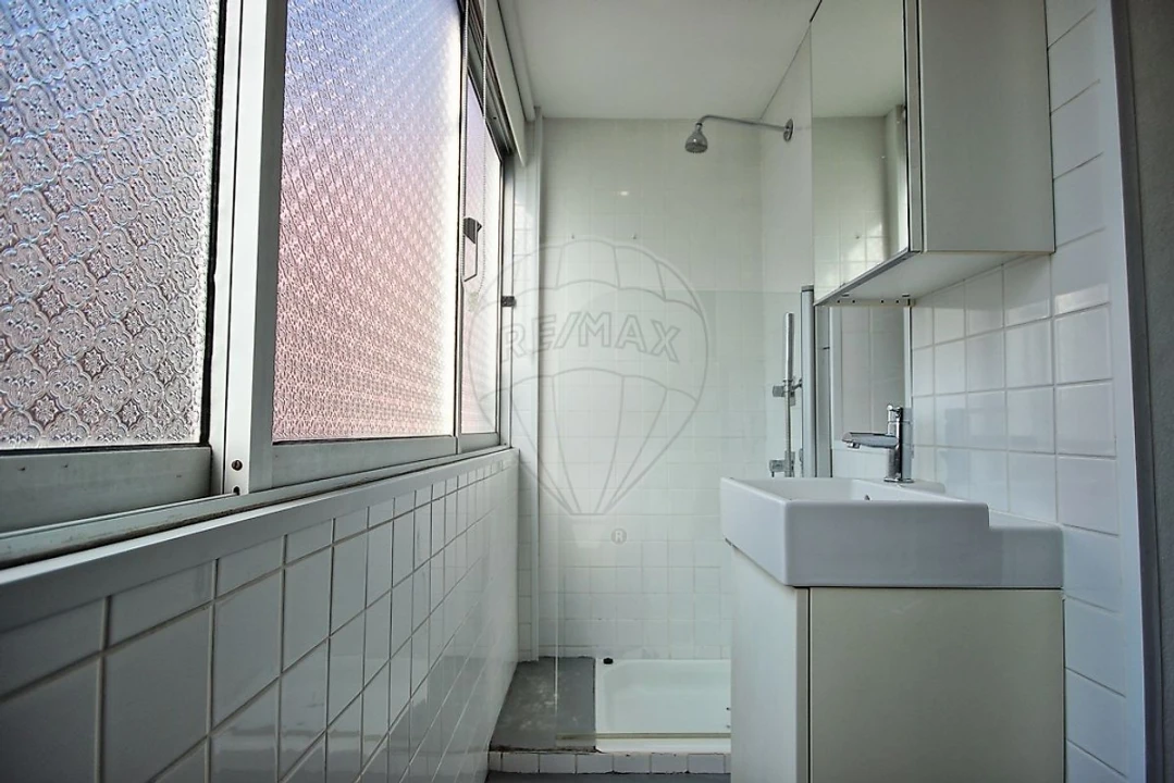 Apartamento T1 para Venda em Beato Foto 10