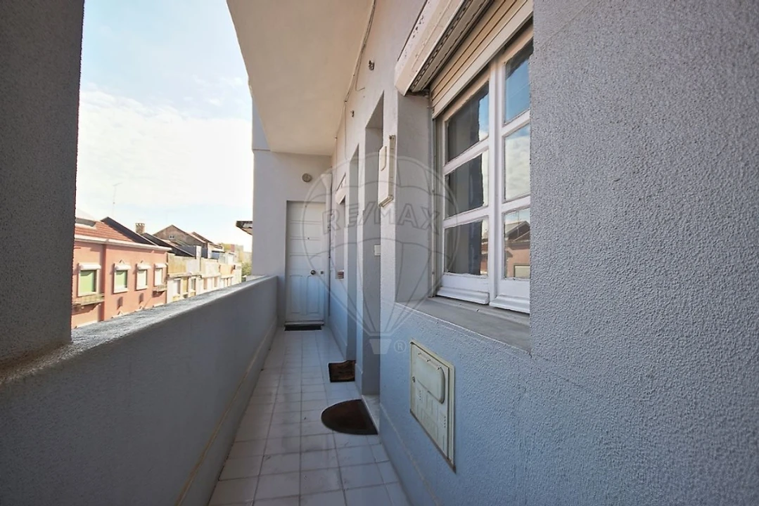 Apartamento T1 para Venda em Beato Foto 19