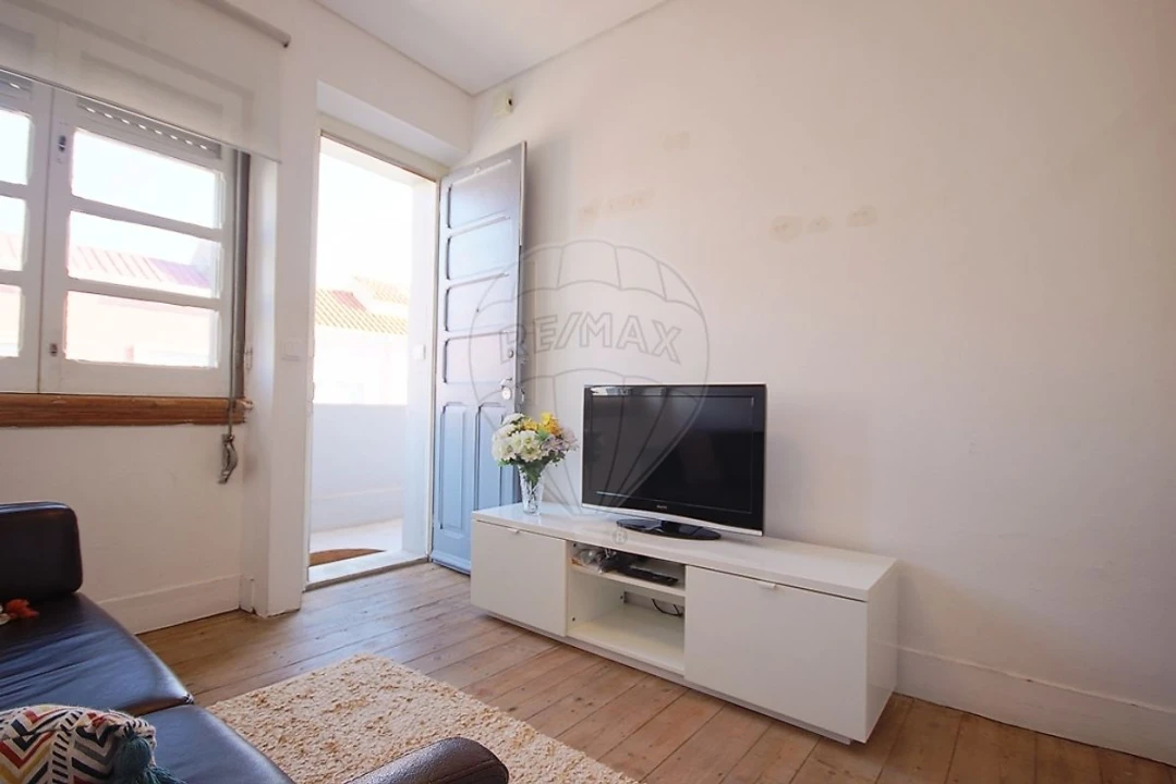 Apartamento T1 para Venda em Beato Foto 3