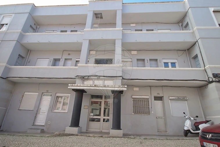 Apartamento T1 para Venda em Beato Foto 1