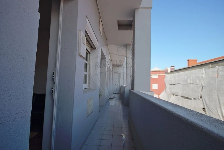 Apartamento T1 para Venda em Beato Foto 15
