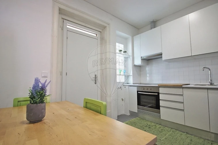 Apartamento T1 para Venda em Beato Foto 12