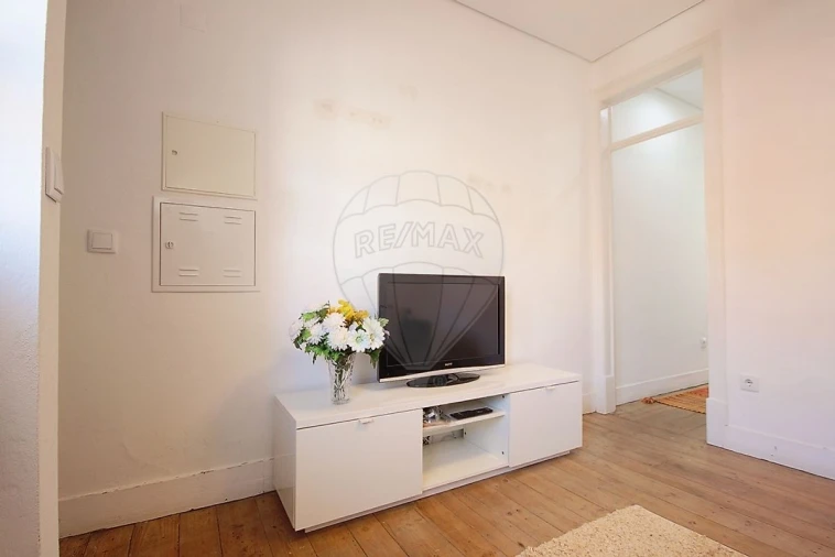 Apartamento T1 para Venda em Beato Foto 5