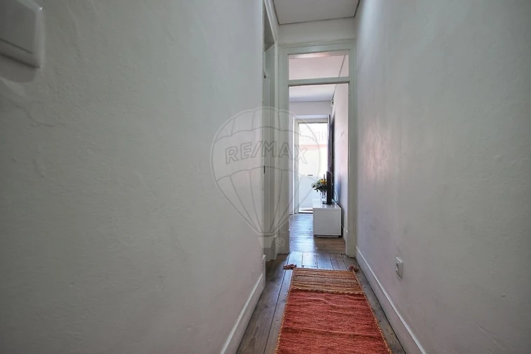 Apartamento T1 para Venda em Beato Foto 6