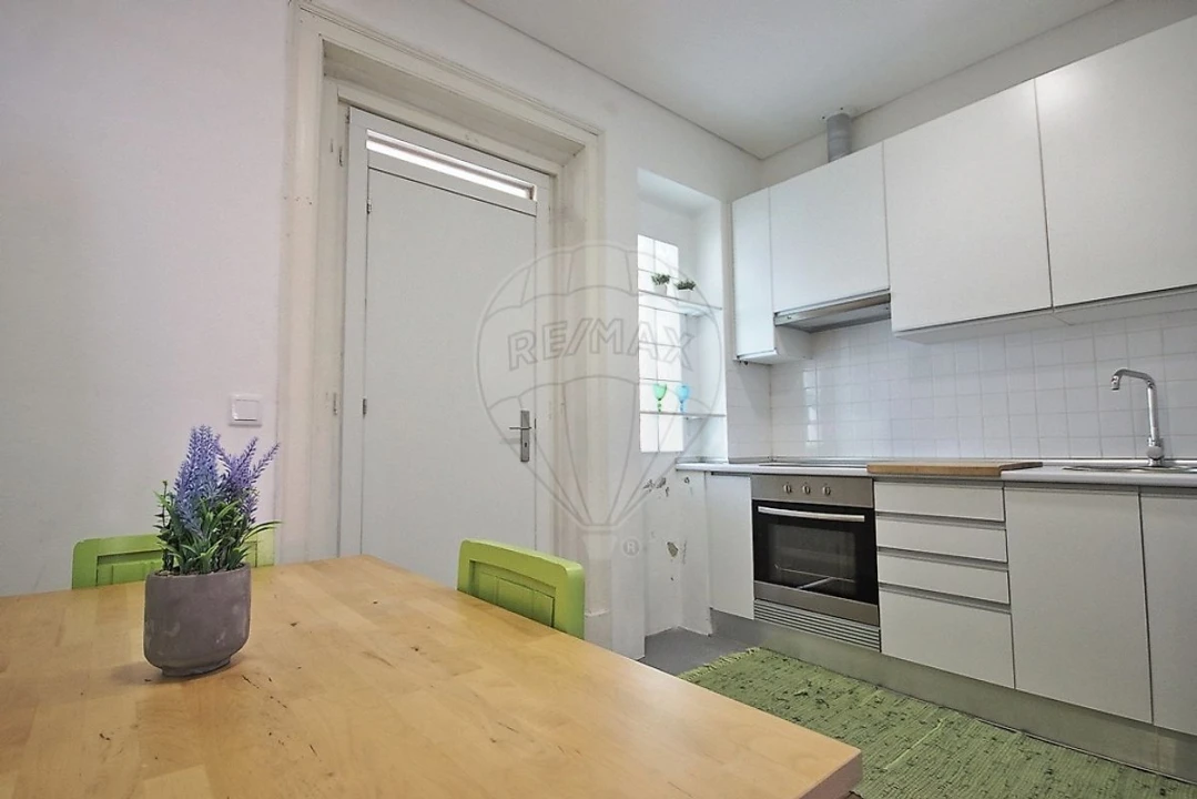 Apartamento T1 para Venda em Beato Foto 12