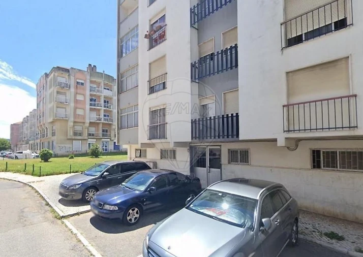 Apartamento T3 para Venda em Rio de Mouro Foto 4