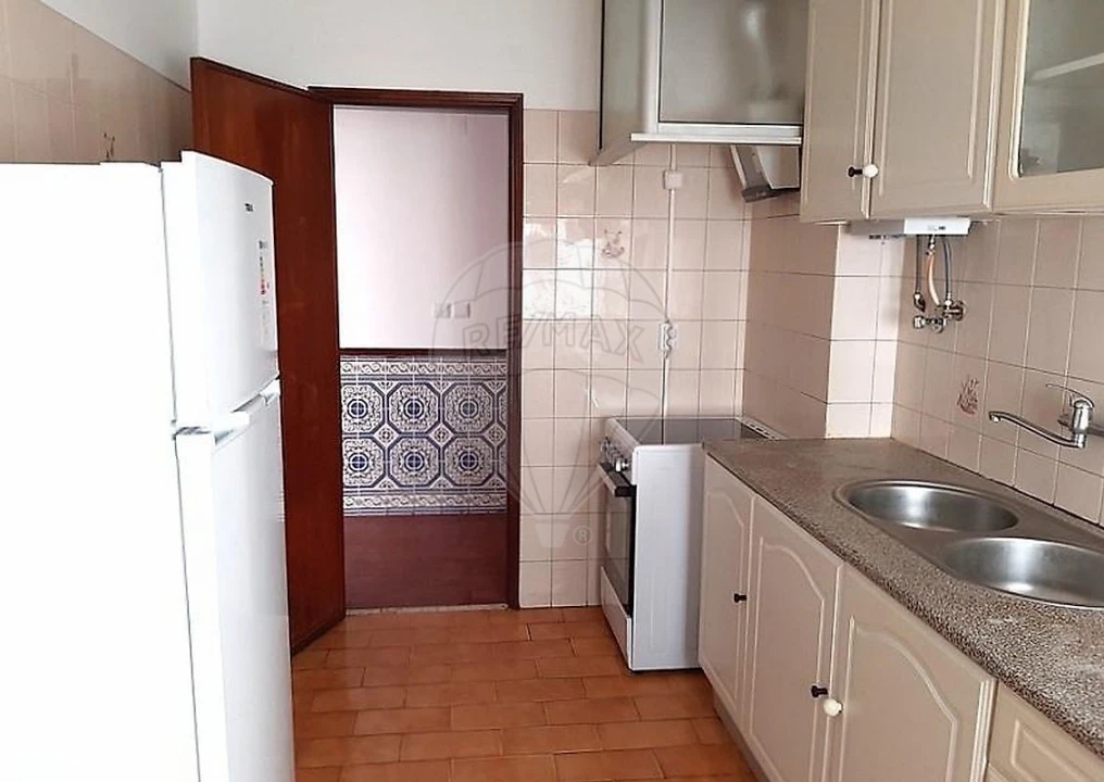 Apartamento T3 para Venda em Rio de Mouro Foto 1